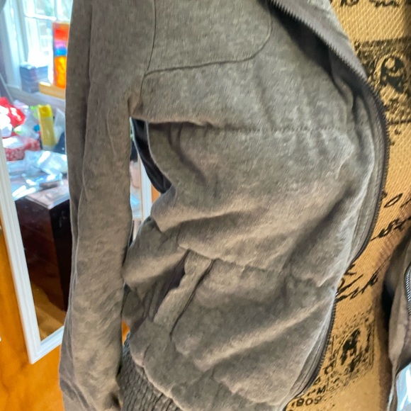 Vans gray jacket with fur lined hood - Picture 4 of 10